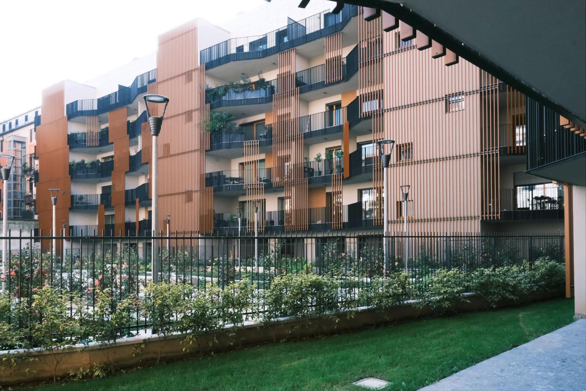 Comecasa Modern Terraced & Palestra Apartment Milano Eksteriør billede